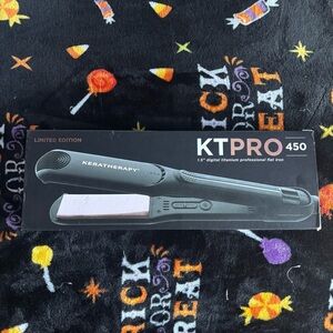 KT Pro 450 Keratherapy Titanium Professional Flat Iron Straightener Hair Tool